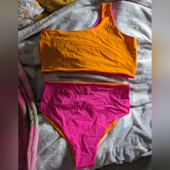 PRIDE DISCOUNT MONTH! 🌈 SisterlSwimwear Reversable Off Shoulder Bikini - Picture 6 of 6